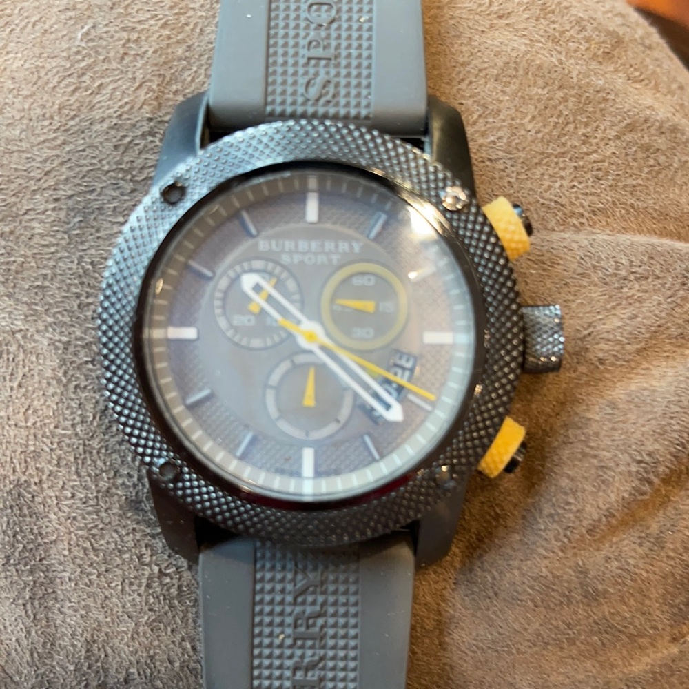 Burberry watch - Picture 9 of 9